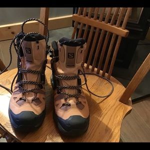 Salomon Quest 4 Hiking Boots